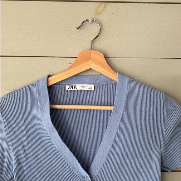Zara Ribbed Cropped Button-Front Top (Blue, Size M) - Picture 2 of 5